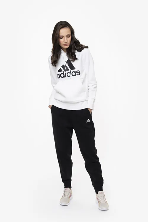 <center><b>adidas</center></b>