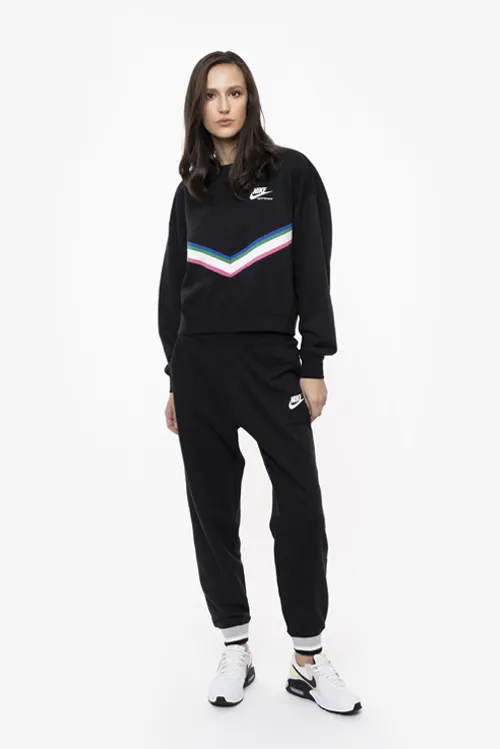 <center><b> NIKE</center></b>
