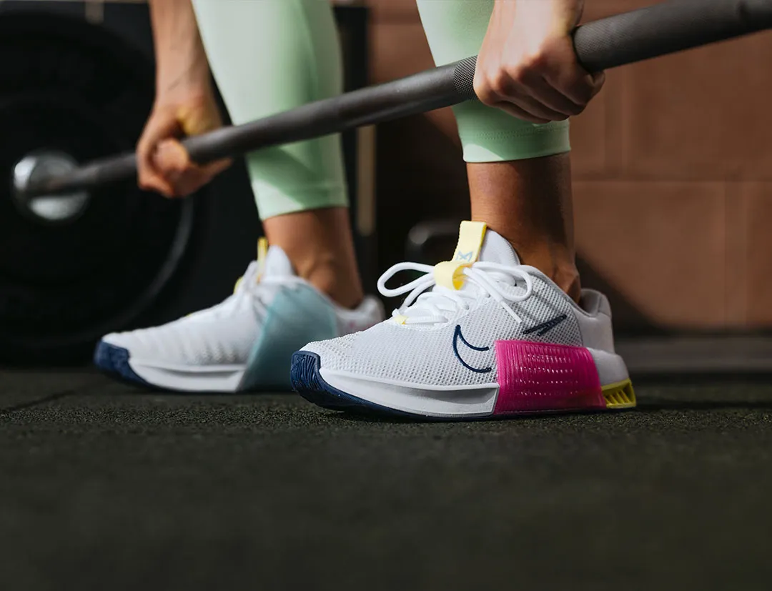 ΓΥΝΑΙΚΕΙΑ ΠΑΠΟΥΤΣΙΑ