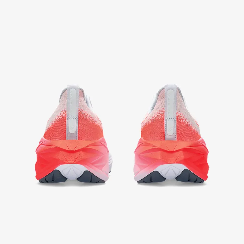 ASICS NOVABLAST 4 