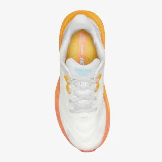 Hoka Arahi 6 