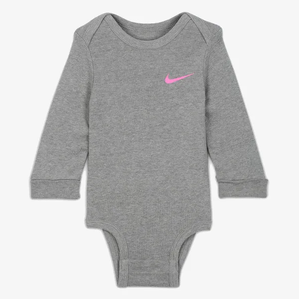 Nike Essentials 