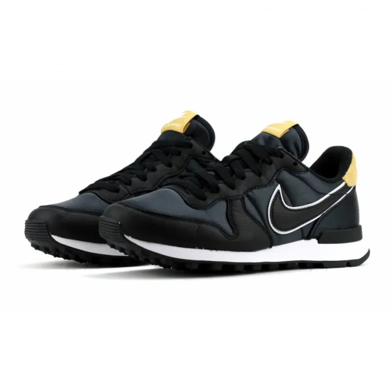 Nike W INTERNATIONALIST HEAT 