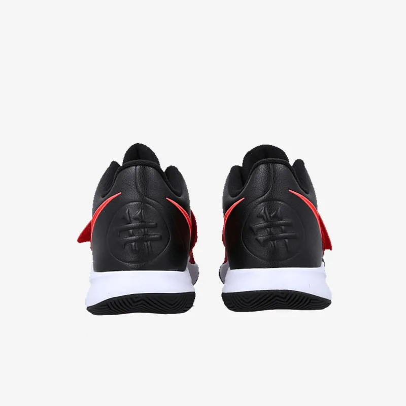 Nike KYRIE FLYTRAP III 