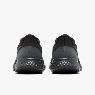 Nike Revolution 5 