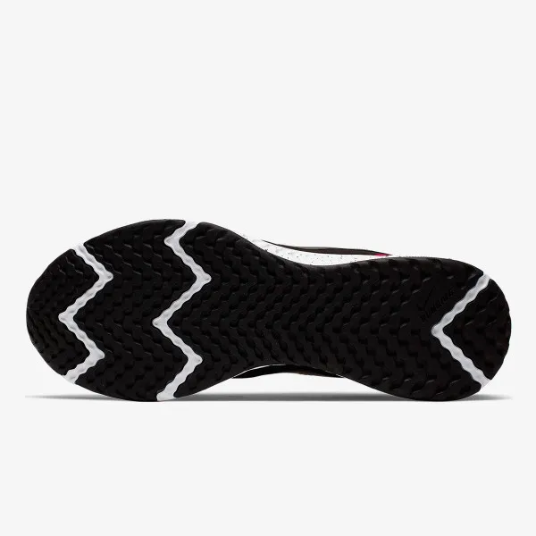 Nike Revolution 5 