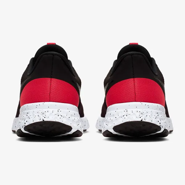 Nike Revolution 5 