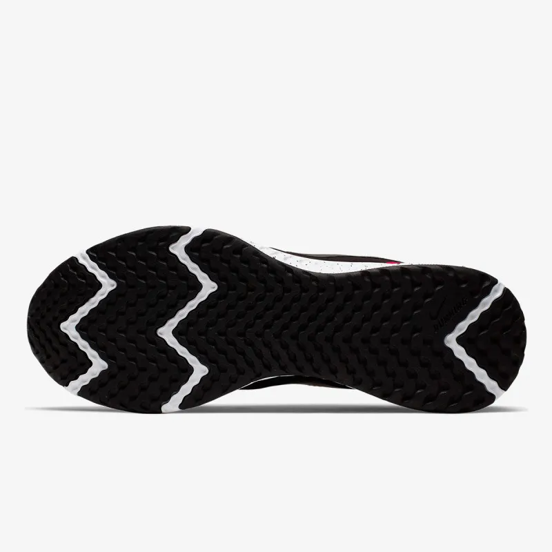 Nike Revolution 5 