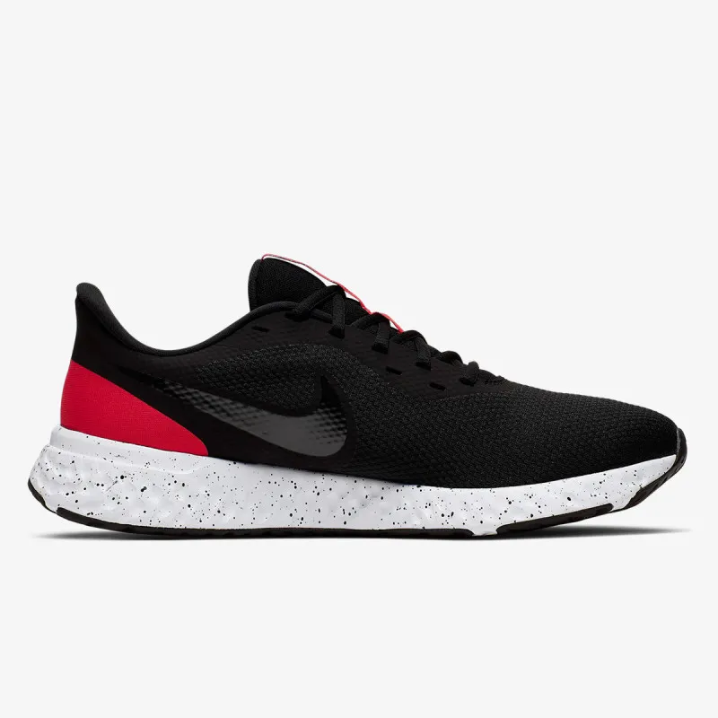 Nike Revolution 5 