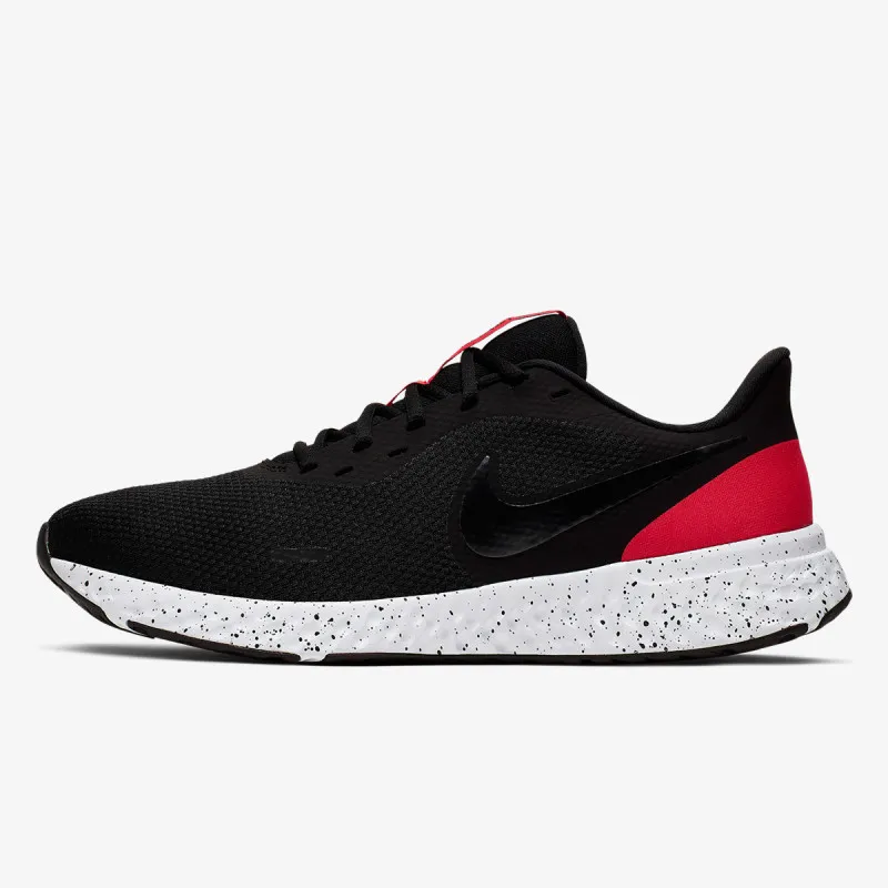 Nike Revolution 5 