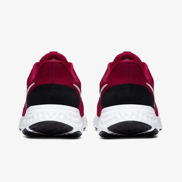 Nike REVOLUTION 5 