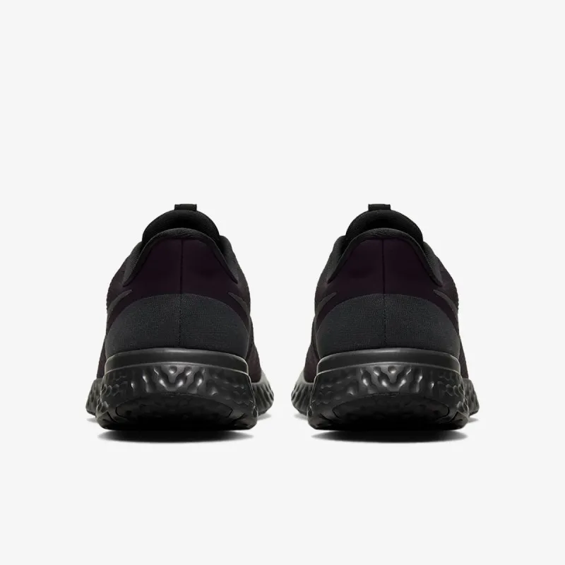 Nike Revolution 5 