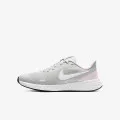Nike Revolution 5 