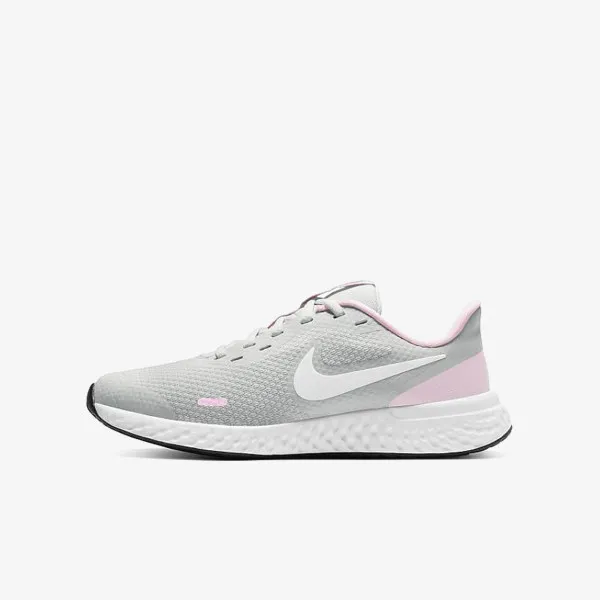 Nike Revolution 5 