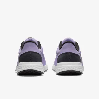 Nike Revolution 5 