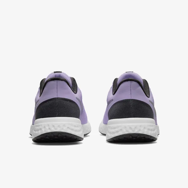 Nike Revolution 5 