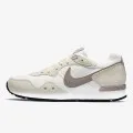 Nike NIKE VENTURE RUNNER 