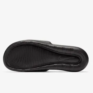 Nike Victori One 