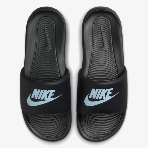 Nike Victori One 