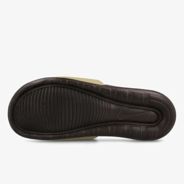 Nike VICTORI ONE 
