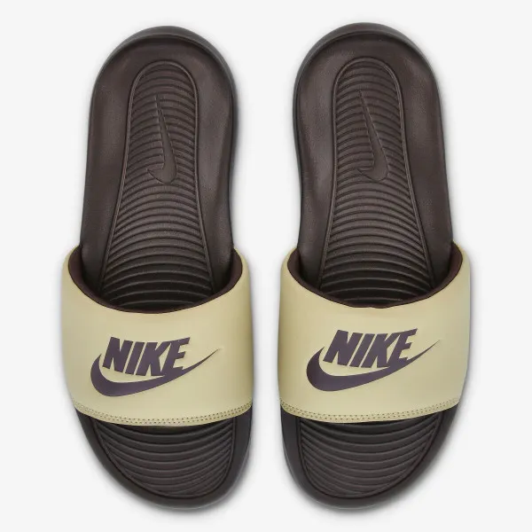 Nike VICTORI ONE 