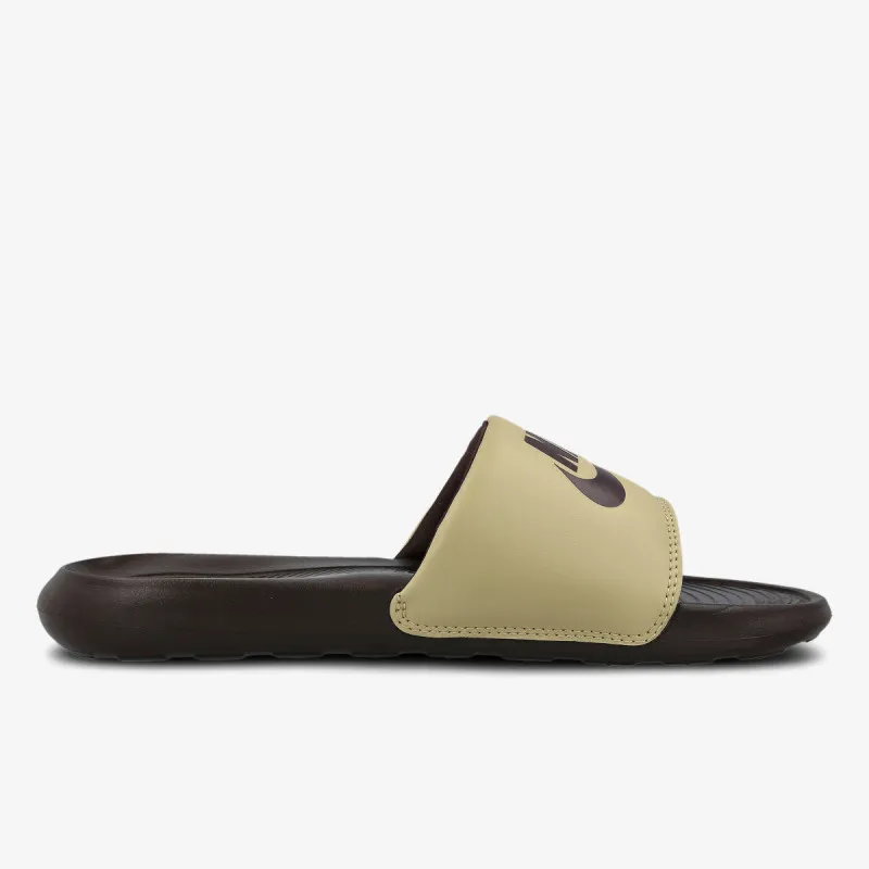 Nike VICTORI ONE 