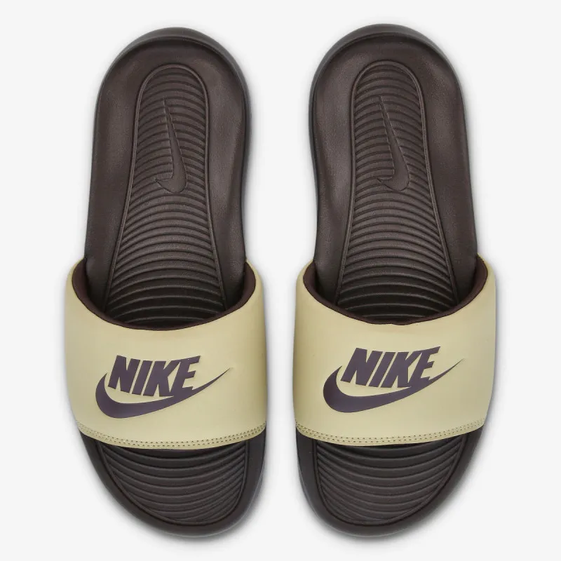 Nike VICTORI ONE 
