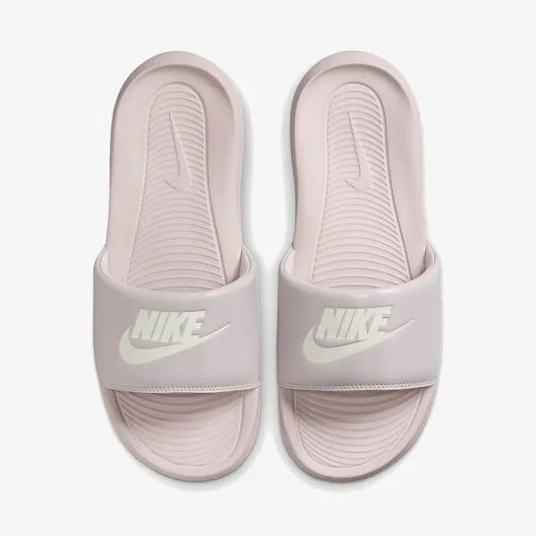 Nike VICTORI ONE 