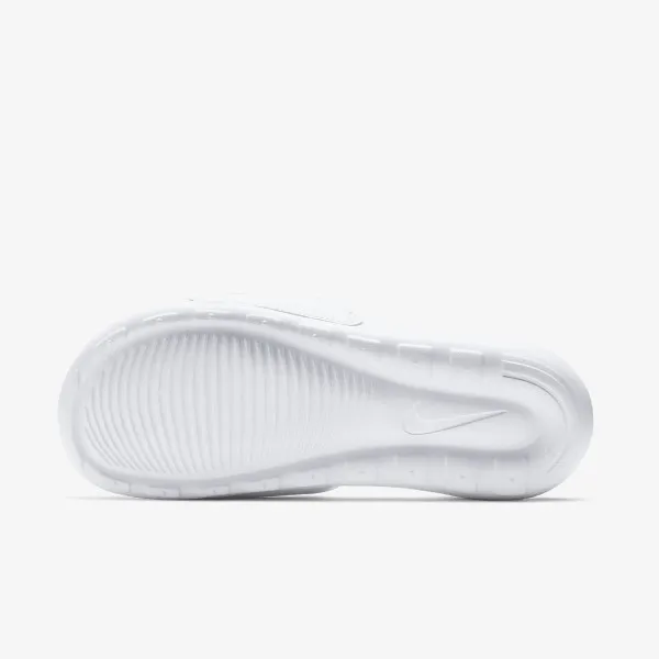 Nike Victori One 
