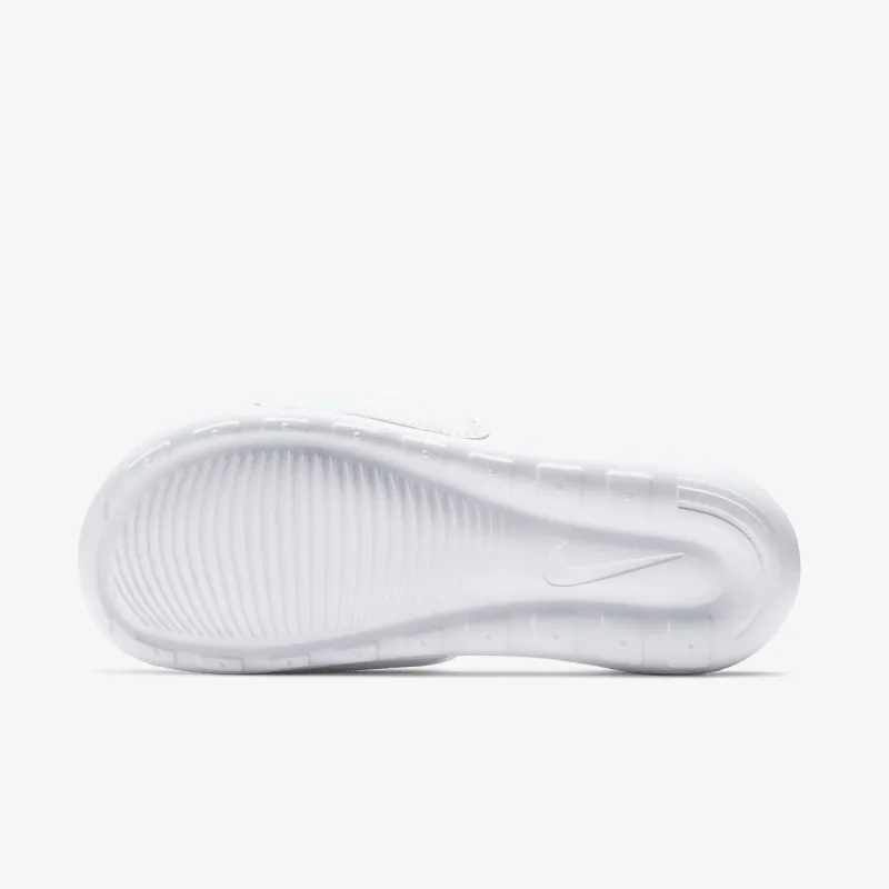 Nike Victori One 