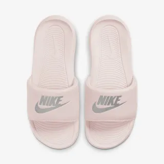 Nike Victori One 