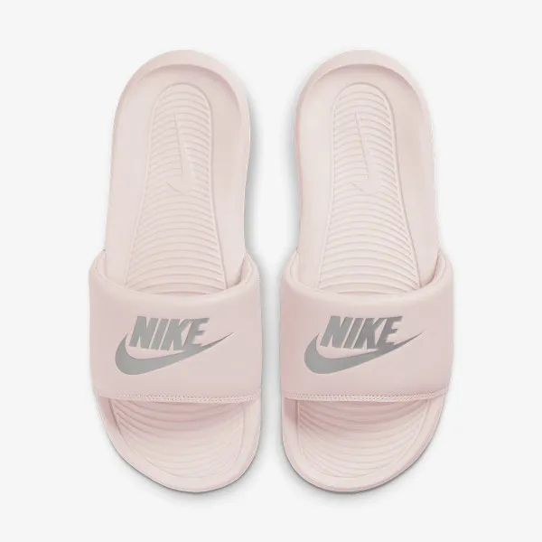 Nike Victori One 