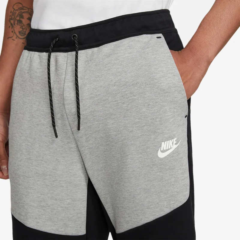 Nike Sportswear Tech 