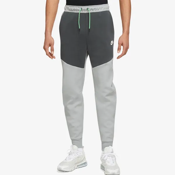 Nike SPORTSWEAR TECH FLEECE 