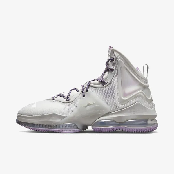 Nike LeBron 19 