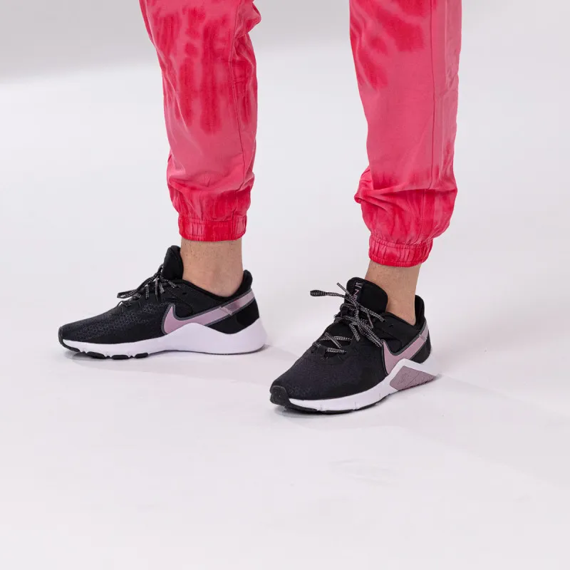 Nike W NIKE LEGEND ESSENTIAL 2 PRM 