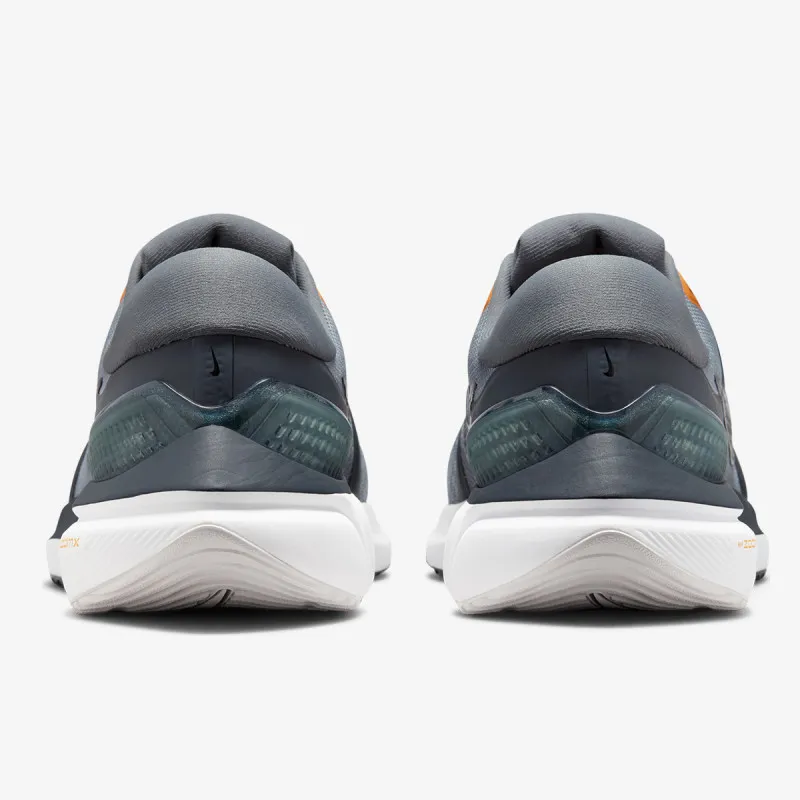 Nike Air Zoom Vomero 16 
