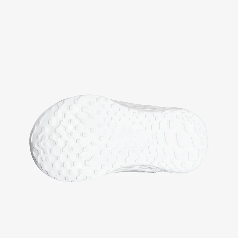 Nike Revolution 6 