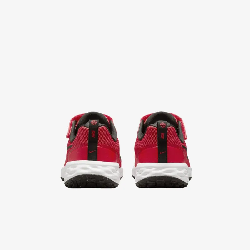 Nike Revolution 6 