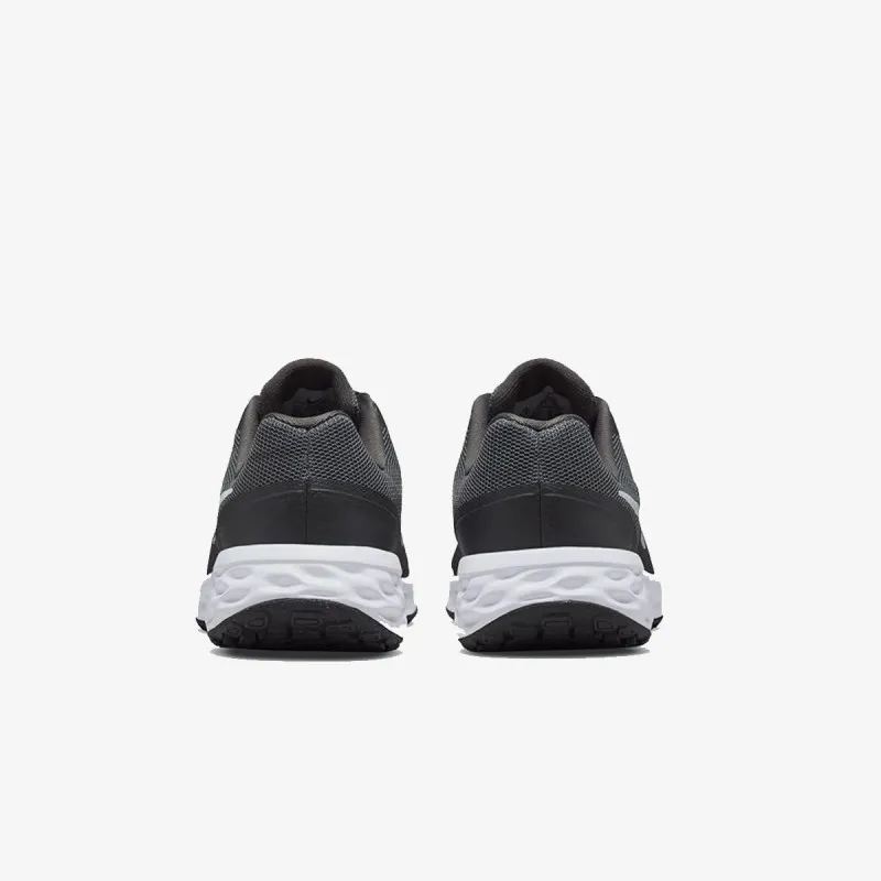 Nike Revolution 6 