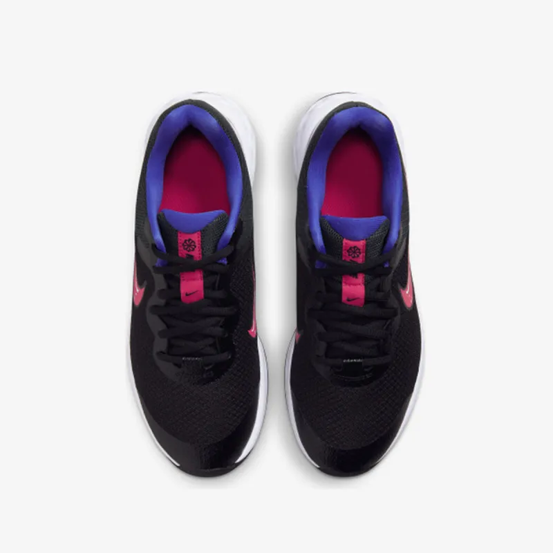 Nike Revolution 6 SE 