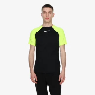 Nike Academy Pro 