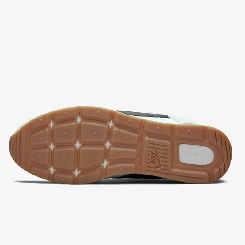 Nike Venture Runner 