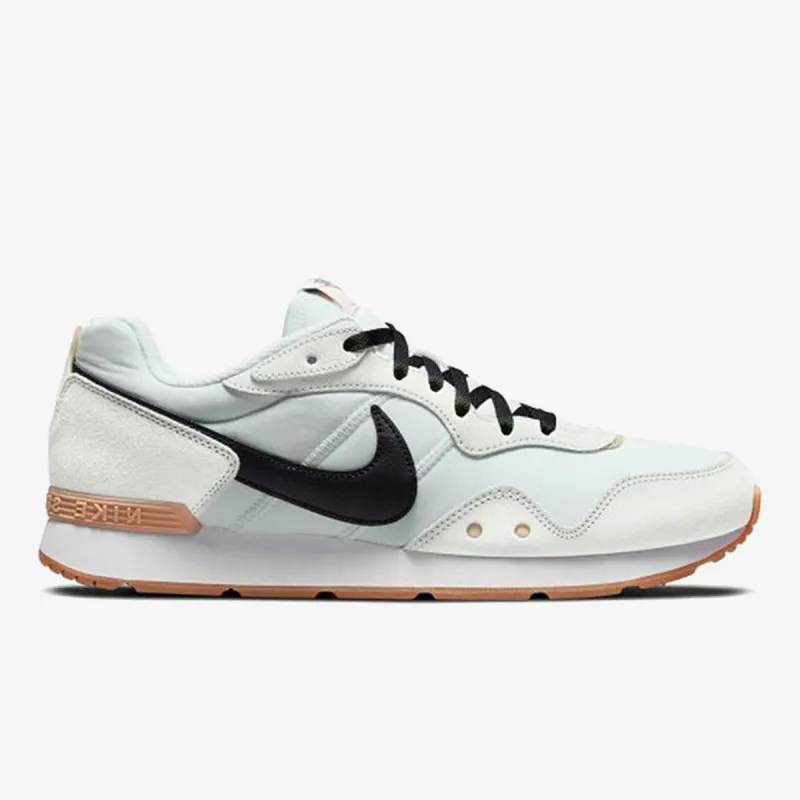 Nike Venture Runner 