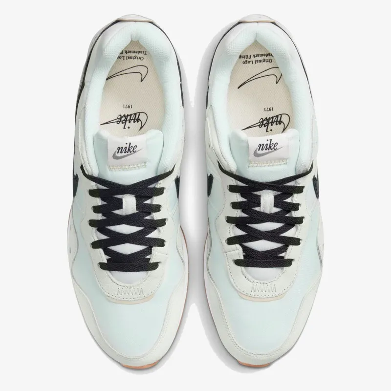 Nike Venture Runner 