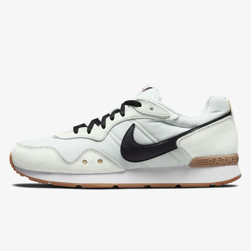 Nike Venture Runner 