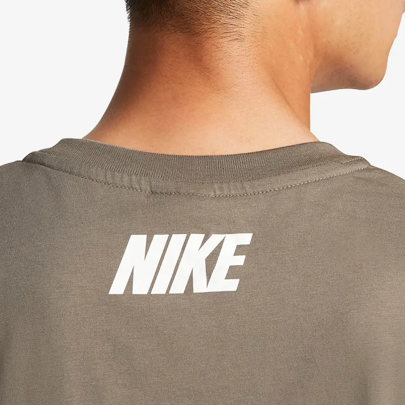 Nike Sportswear 