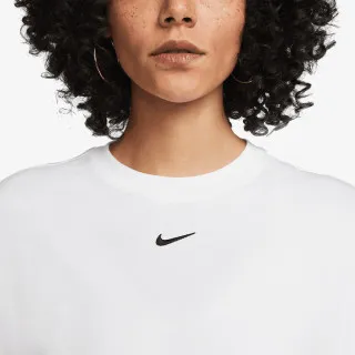 Nike Sportswear Essentials 