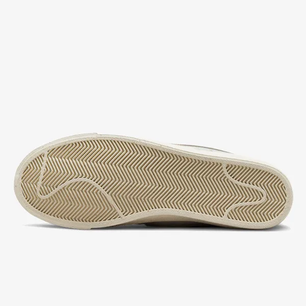 Nike Blazer Mid ’77 