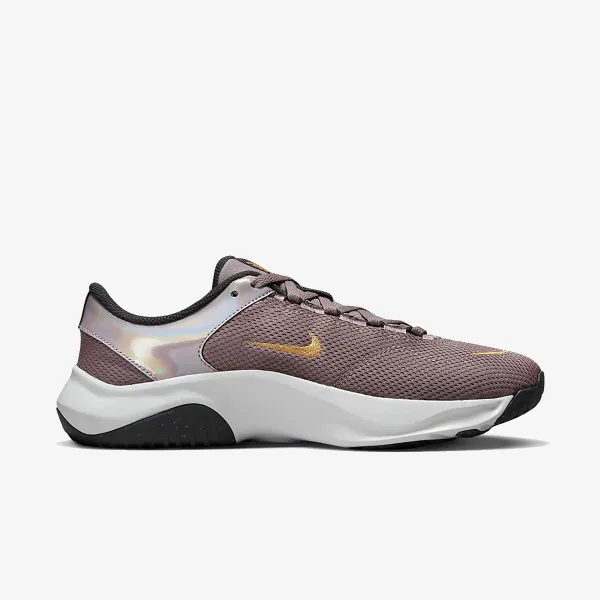 Nike Legend Essential 3 Premium 